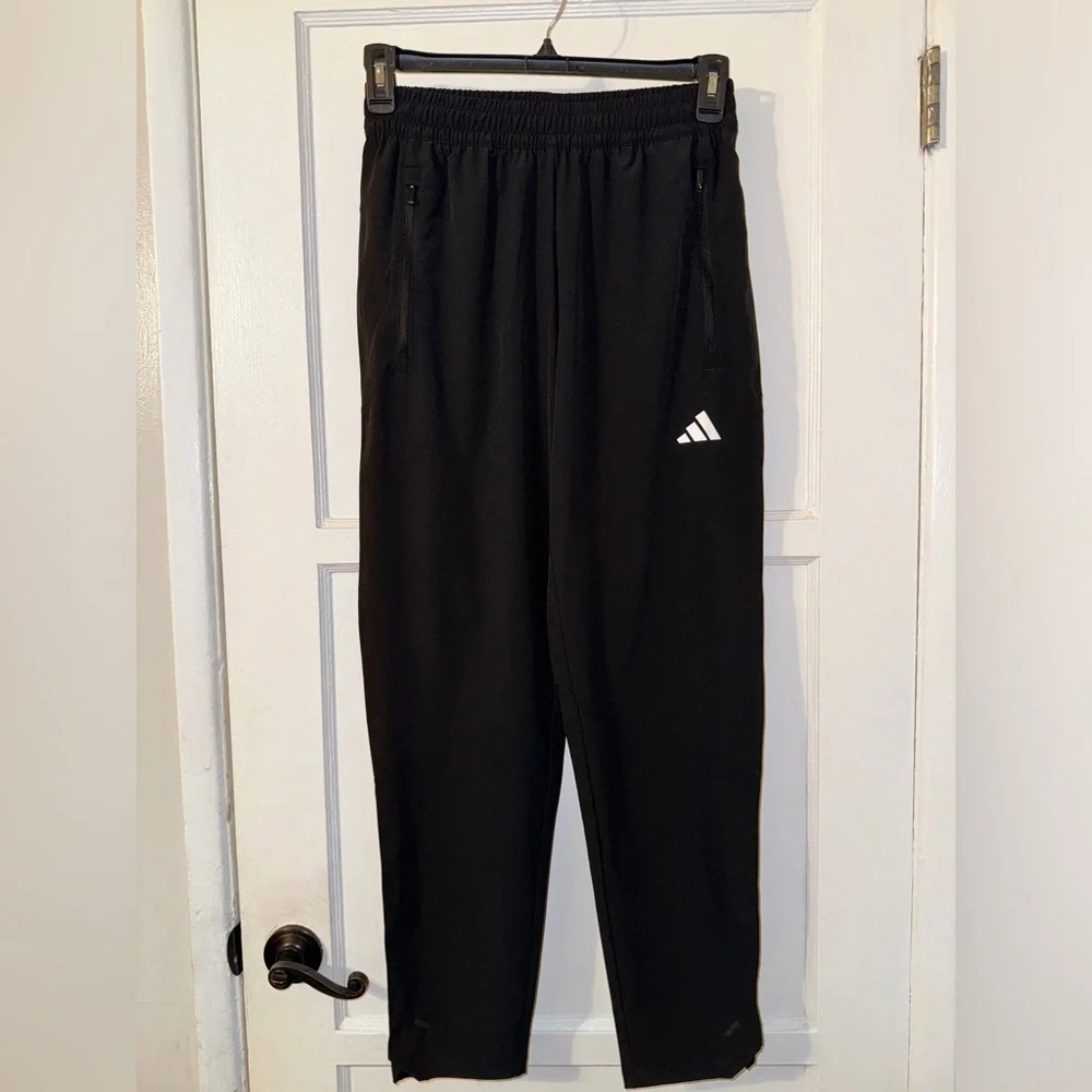 Adidas men joggers small NWT